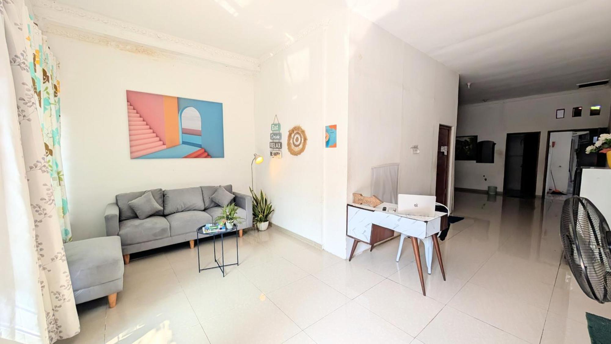 Homey Guesthouse Kertajaya Surabaya Exterior foto
